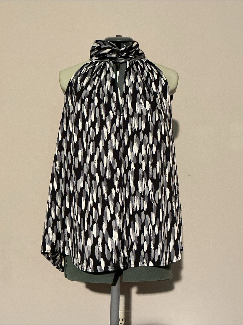 Banana Republic Black, Gray, and White Halter-Style Printed Sleeveless Blouse